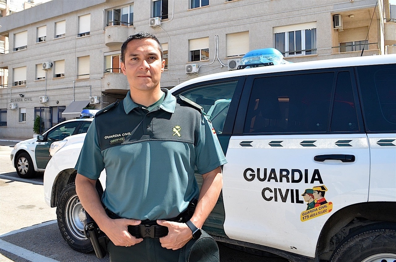 guardia-civil-entrevista-comandante-patio-2-min